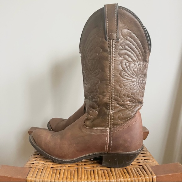 Laredo Women’s Brown Leather Pointed Toe Western Cowgirl Boots Metal Toe Trim 9M - Picture 5 of 15